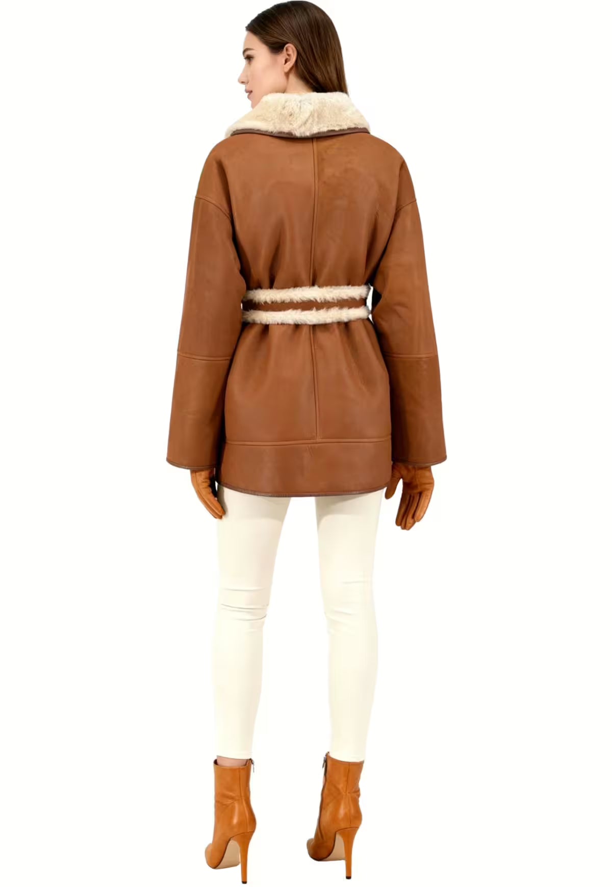Shearling Lambskin Jacket - Soft Contours, Strong Presence