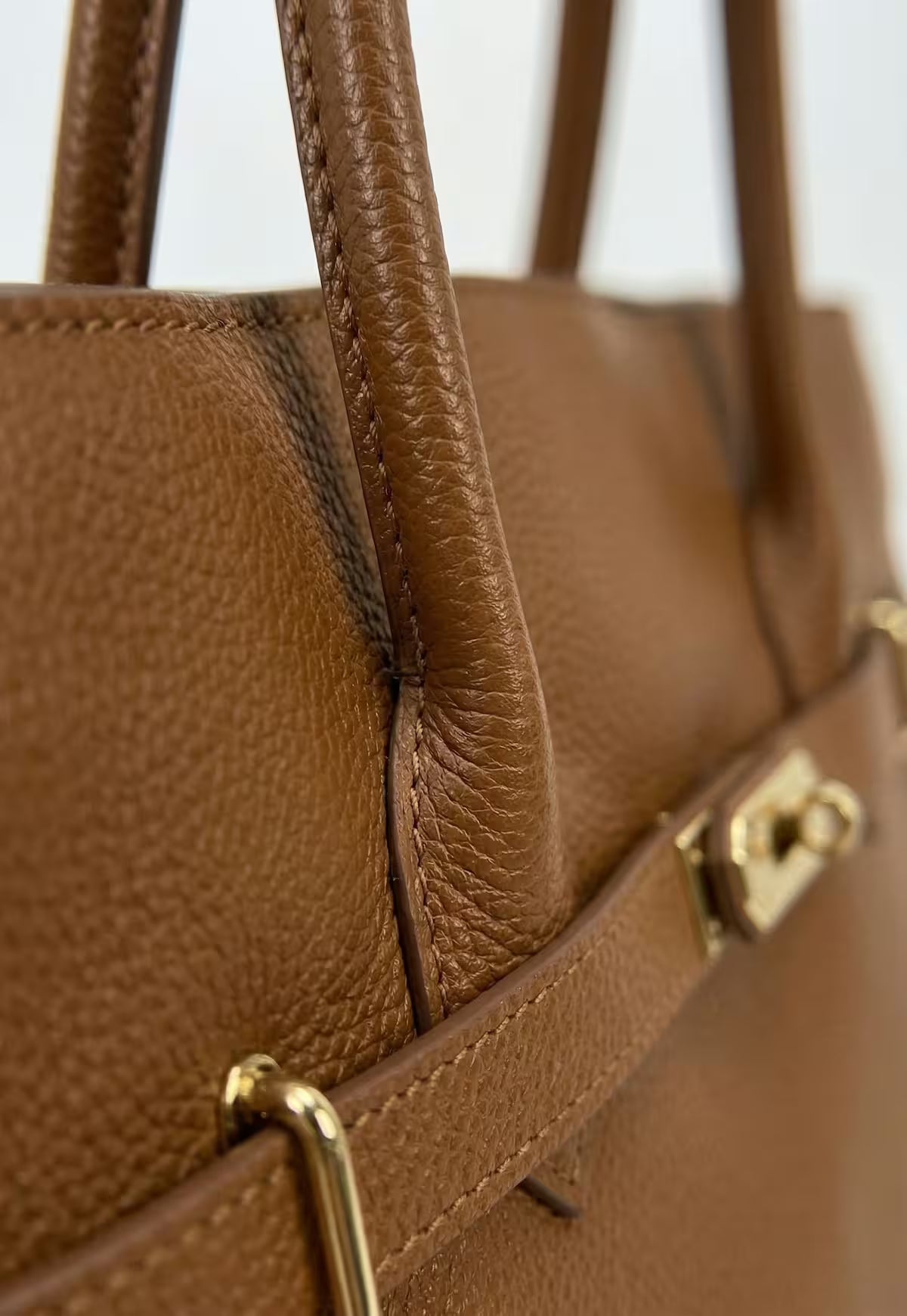 Elegant Leather Handbag for Women - Florence Camel